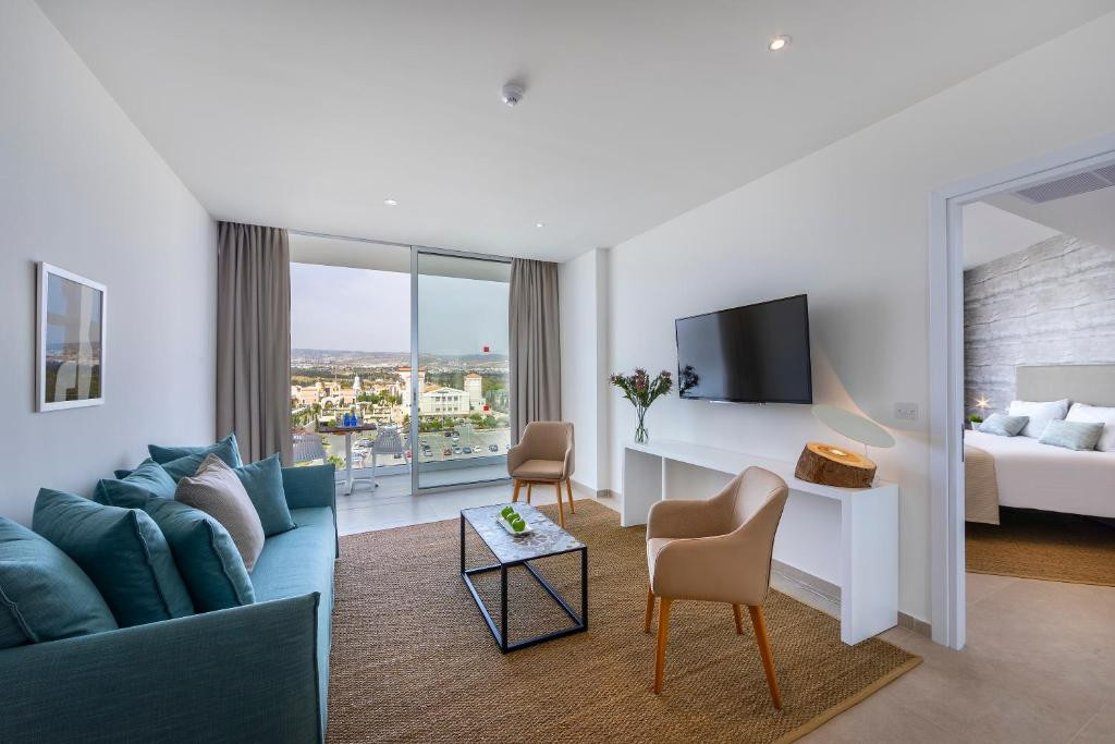 LEONARDO PLAZA CYPRIA MARIS BEACH HOTEL & SPA 4*