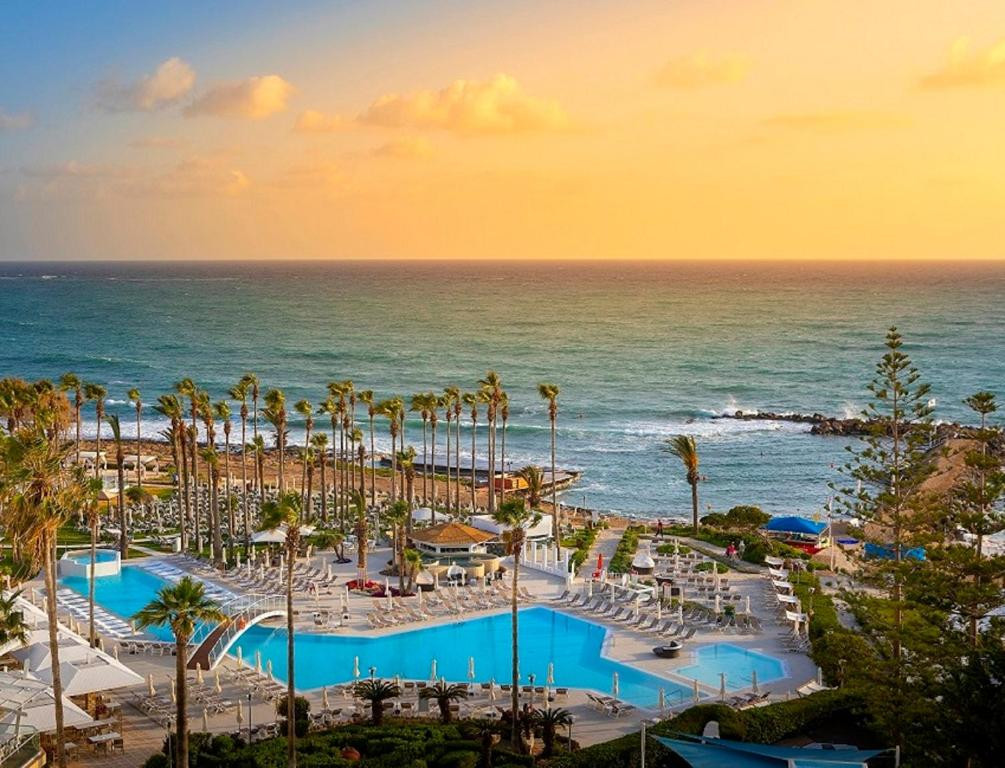 LEONARDO PLAZA CYPRIA MARIS BEACH HOTEL & SPA 4*