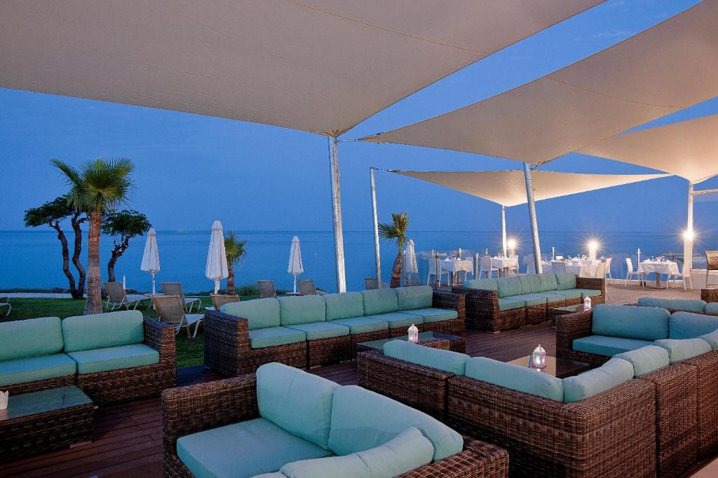 PERNERA BEACH HOTEL 4*