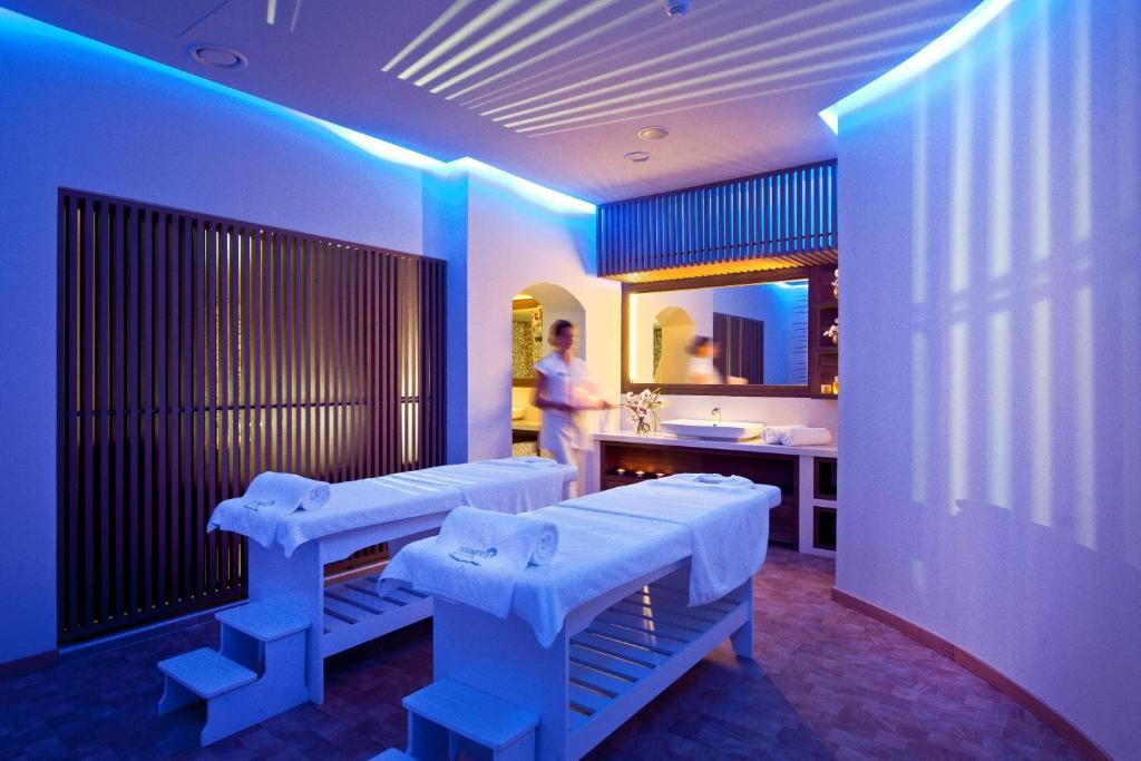 PERNERA BEACH HOTEL 4*