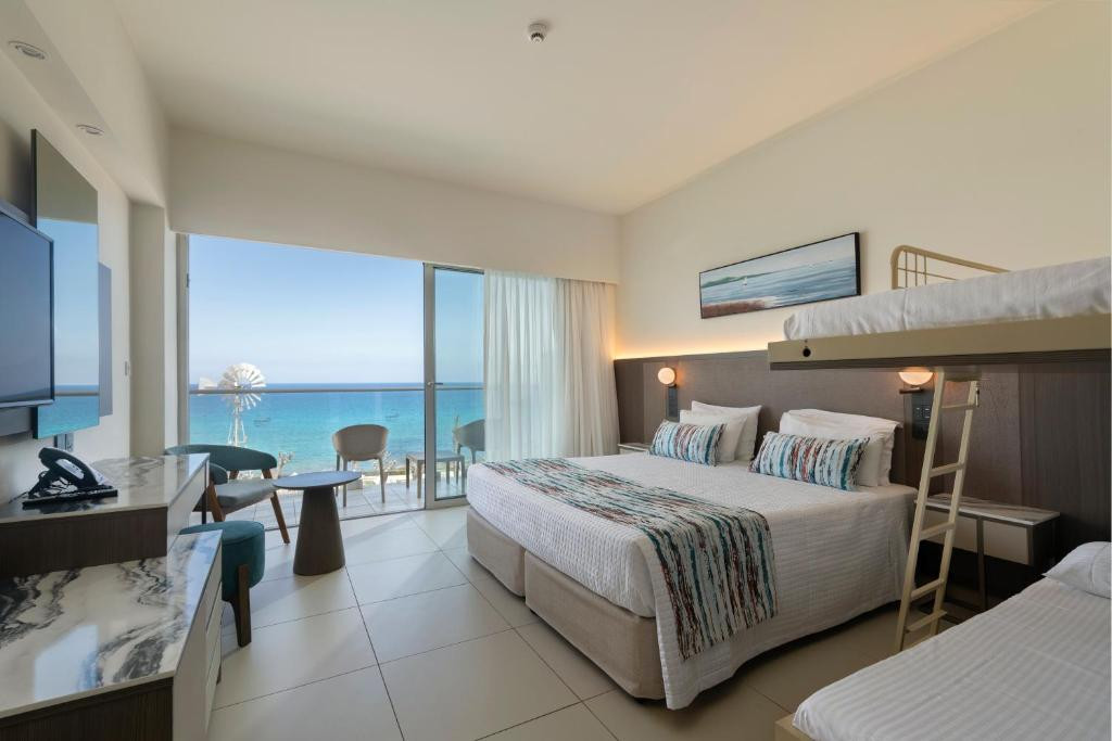 PERNERA BEACH HOTEL 4*