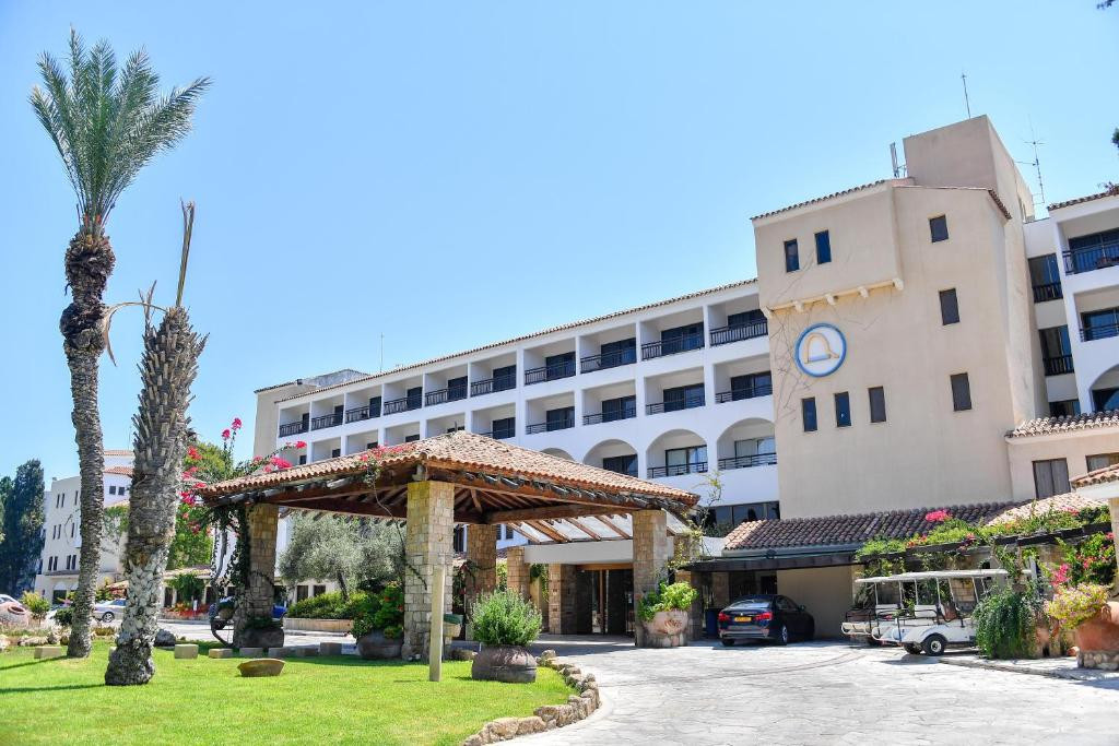 CORAL BEACH HOTEL & RESORT 5*