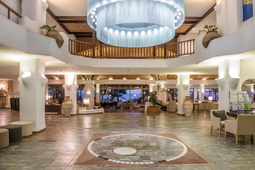 CORAL BEACH HOTEL & RESORT 5*