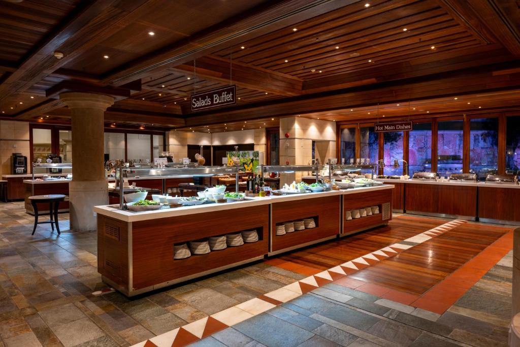 CORAL BEACH HOTEL & RESORT 5*