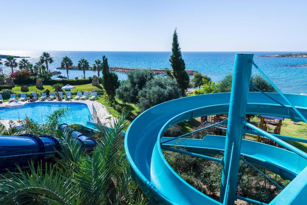 CORAL BEACH HOTEL & RESORT 5*