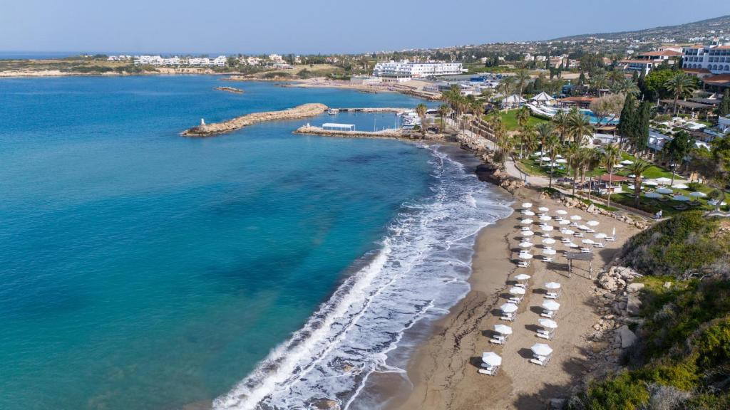 CORAL BEACH HOTEL & RESORT 5*