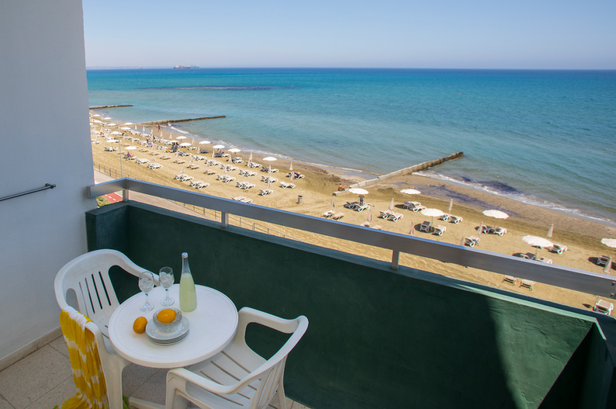 COSTANTIANA BEACH APT 3*