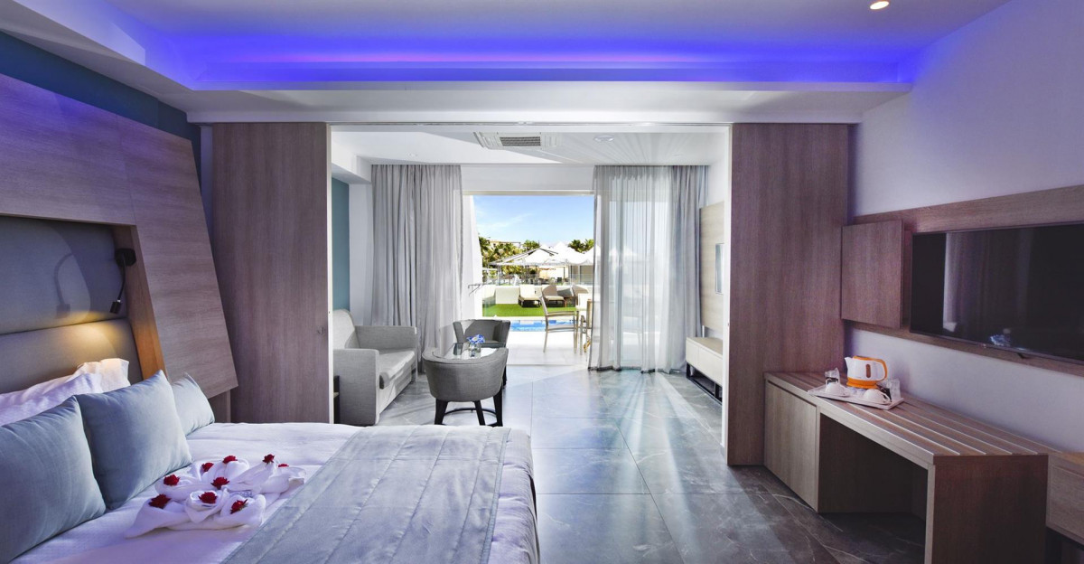 PERNERA BEACH HOTEL 4*
