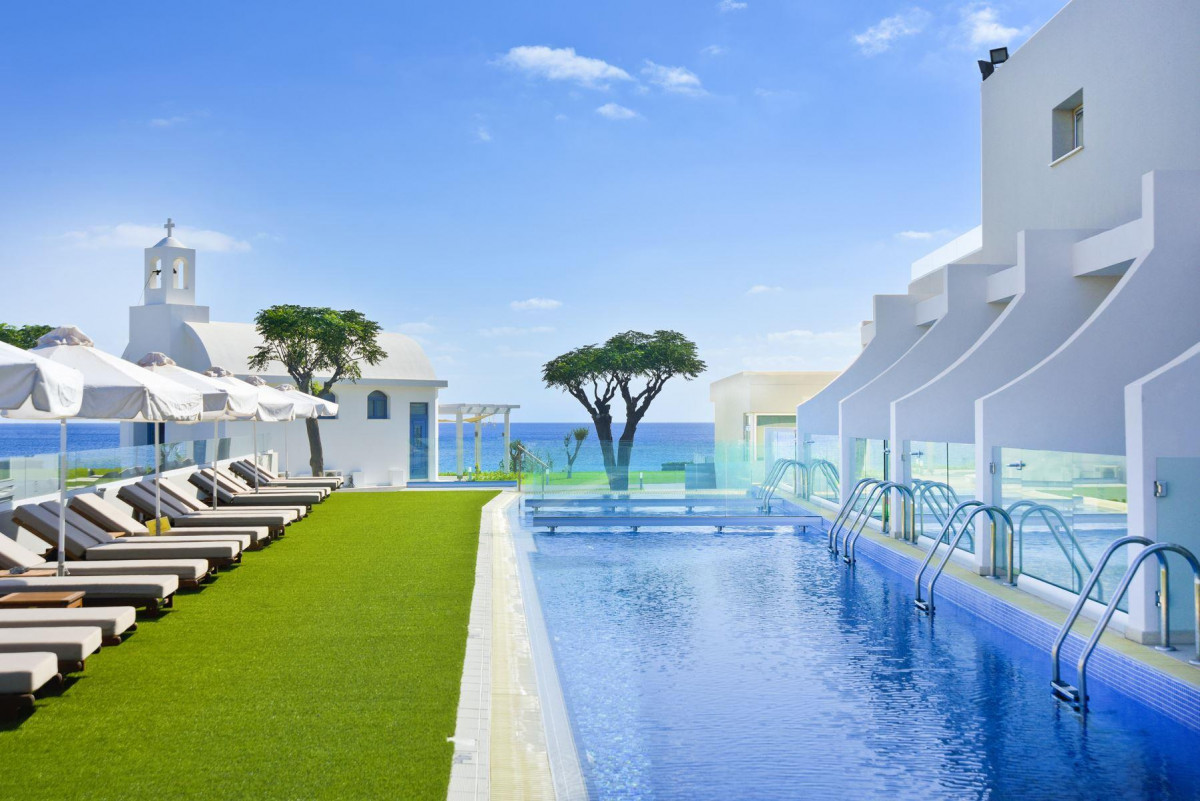 PERNERA BEACH HOTEL 4*
