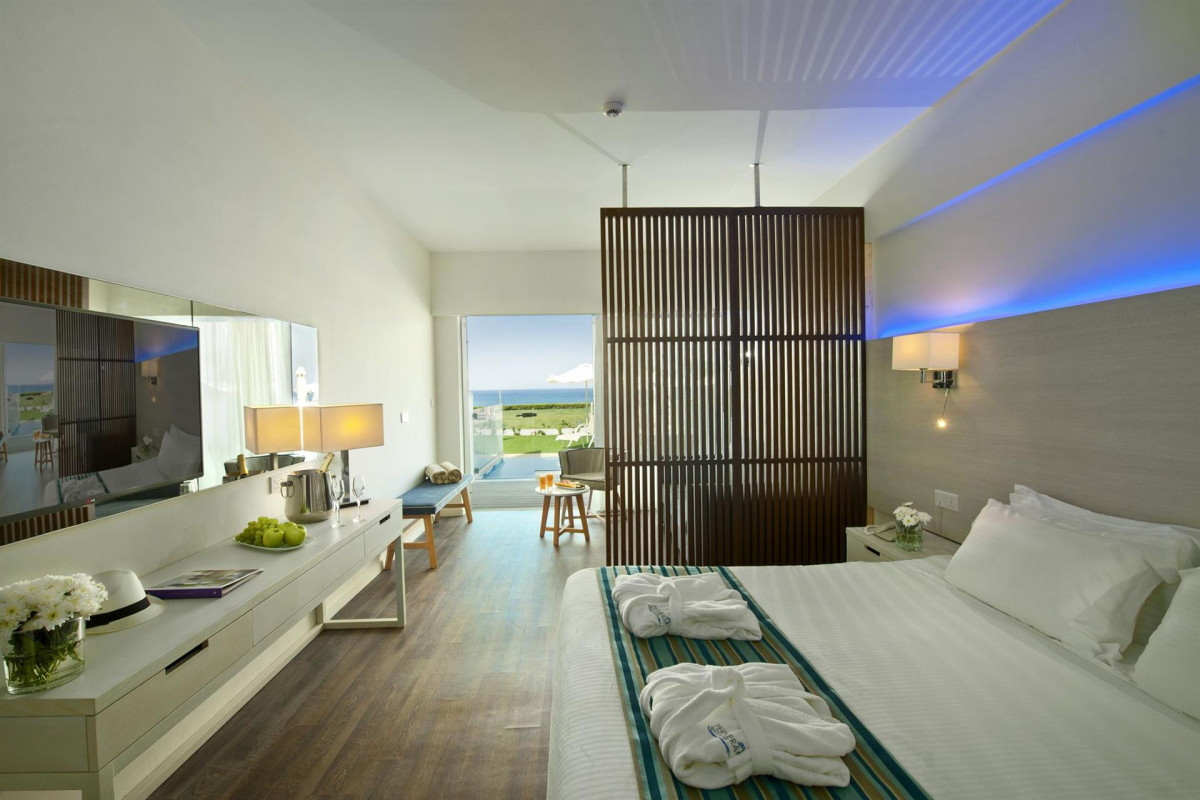 PERNERA BEACH HOTEL 4*