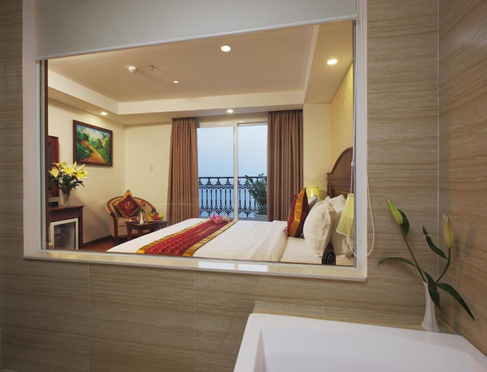 REGALIA HOTEL 4*