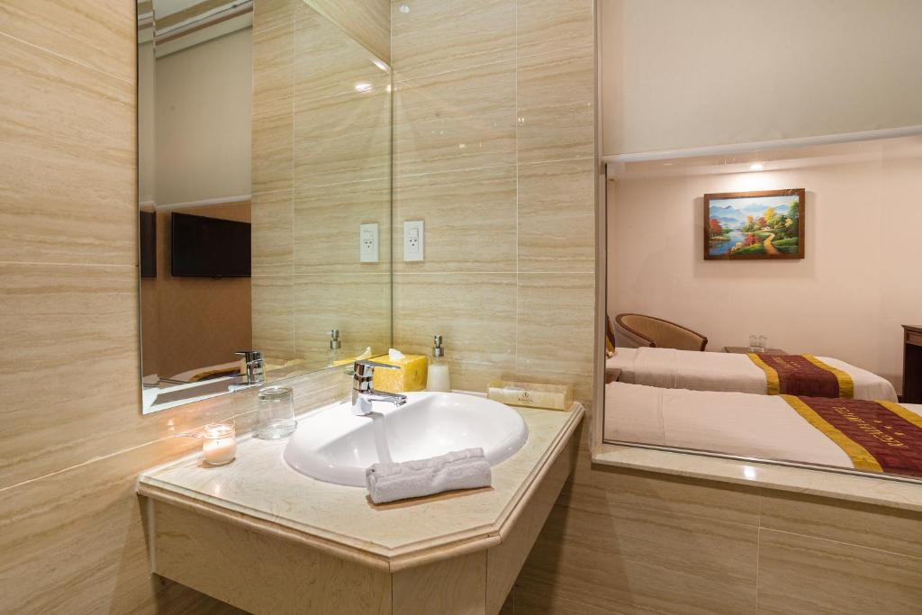 REGALIA HOTEL 4*