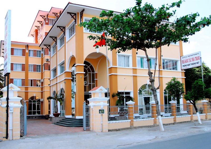 NHA SANG TAC HOTEL 2*