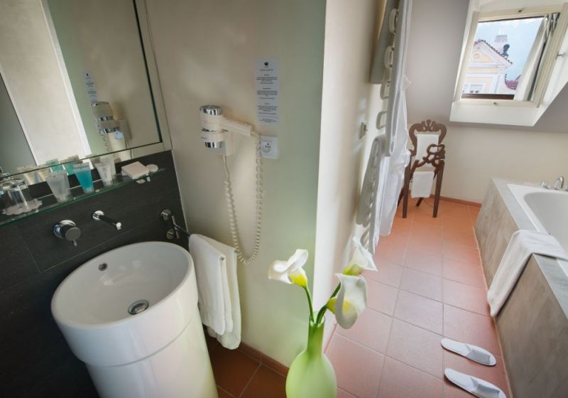 DESIGN HOTEL NERUDA 4*