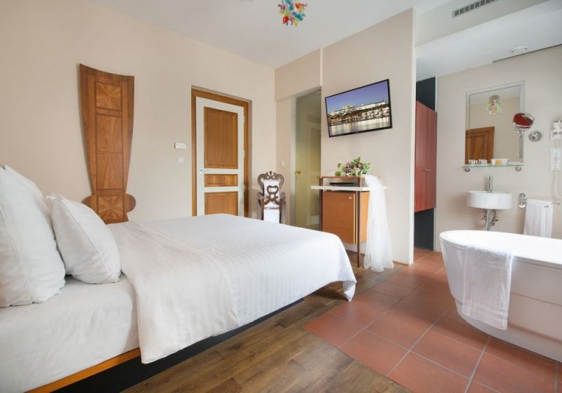 DESIGN HOTEL NERUDA 4*