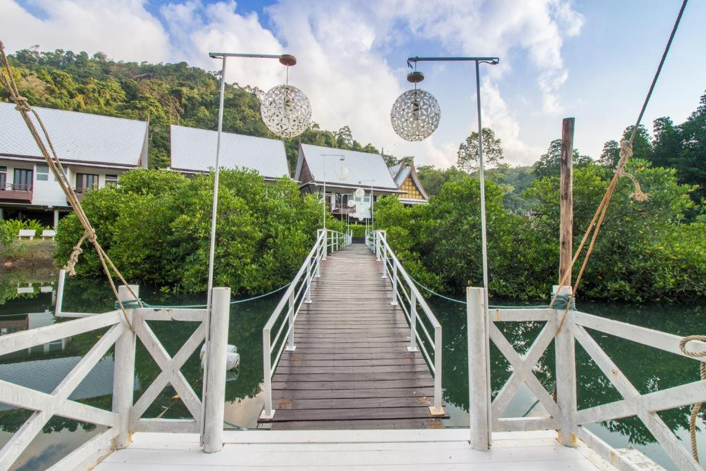 BHU TARN KOH CHANG RESORT & SPA 4*