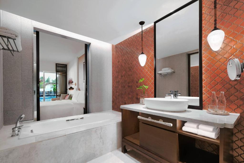 JW MARRIOTT KHAO LAK RESORT & SPA 5*