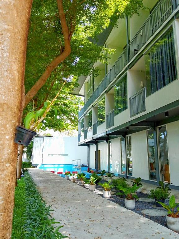 SUNSET SERENITY JOMTIEN RESORT (EX. LEMON GRASS RETREAT) 4*