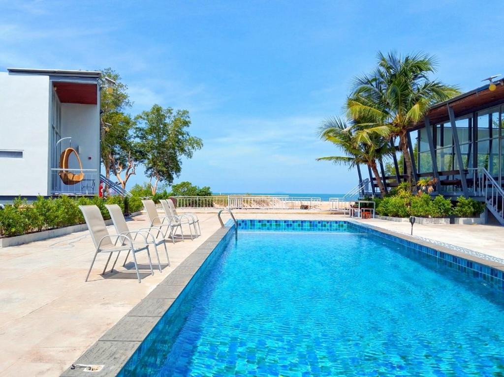 SUNSET SERENITY JOMTIEN RESORT (EX. LEMON GRASS RETREAT) 4*