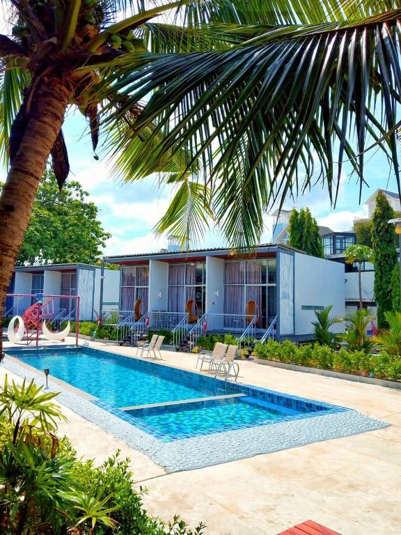 SUNSET SERENITY JOMTIEN RESORT (EX. LEMON GRASS RETREAT) 4*