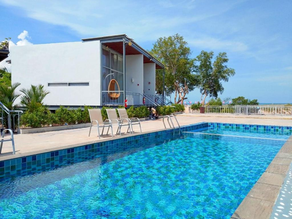 SUNSET SERENITY JOMTIEN RESORT (EX. LEMON GRASS RETREAT) 4*