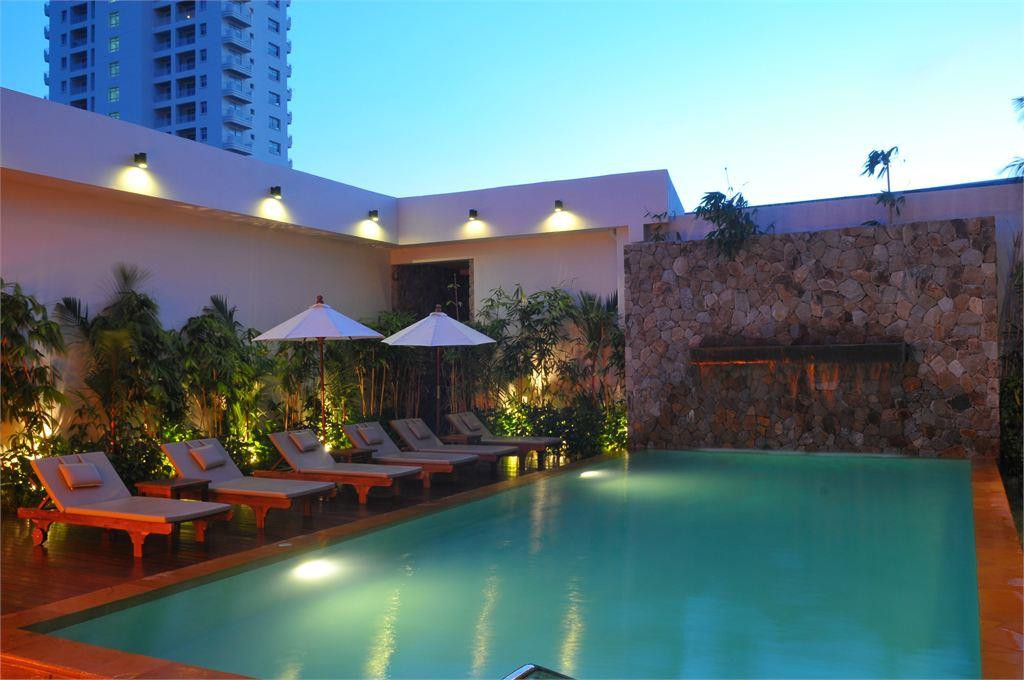 BAMBOO HOUSE 3*