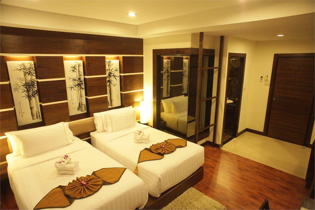 BAMBOO HOUSE 3*