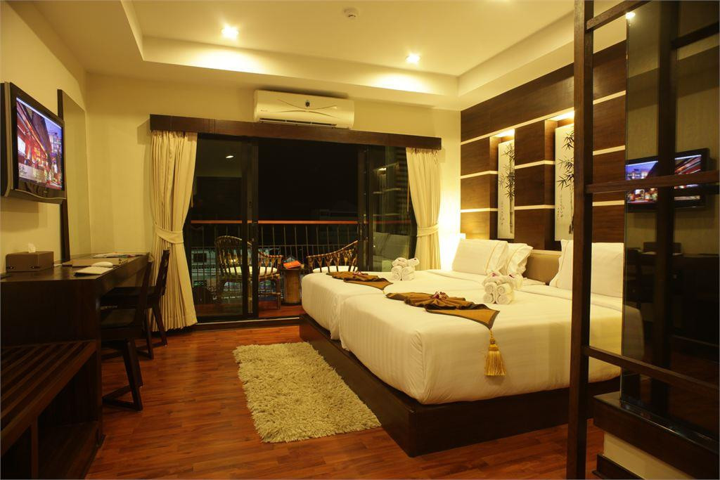 BAMBOO HOUSE 3*