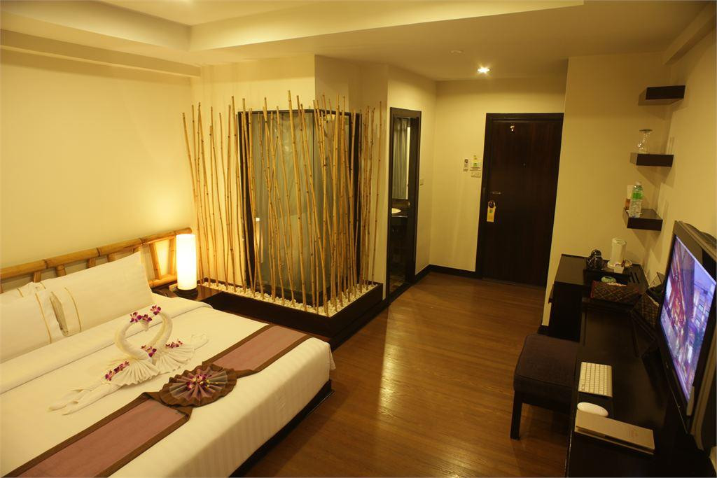BAMBOO HOUSE 3*