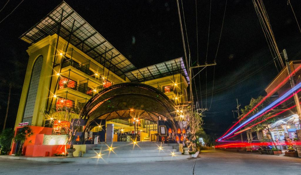 BHUNDHARI CHAWENG BEACH RESORT 4*