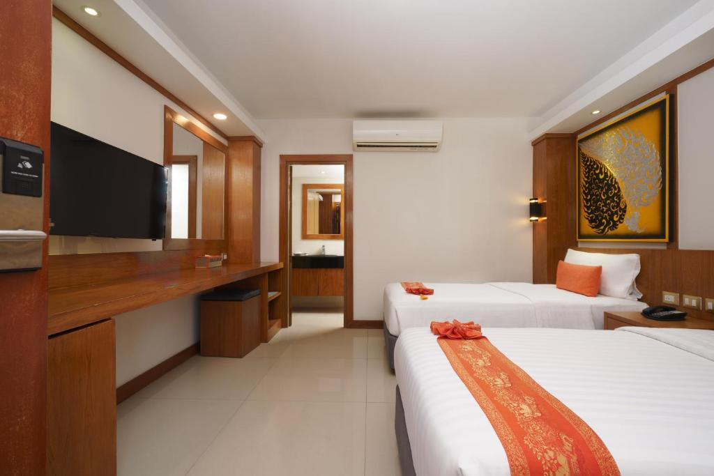 CHABANA KAMALA HOTEL 4*