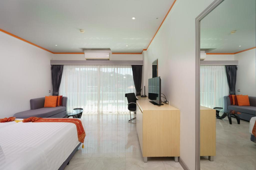 CHABANA KAMALA HOTEL 4*