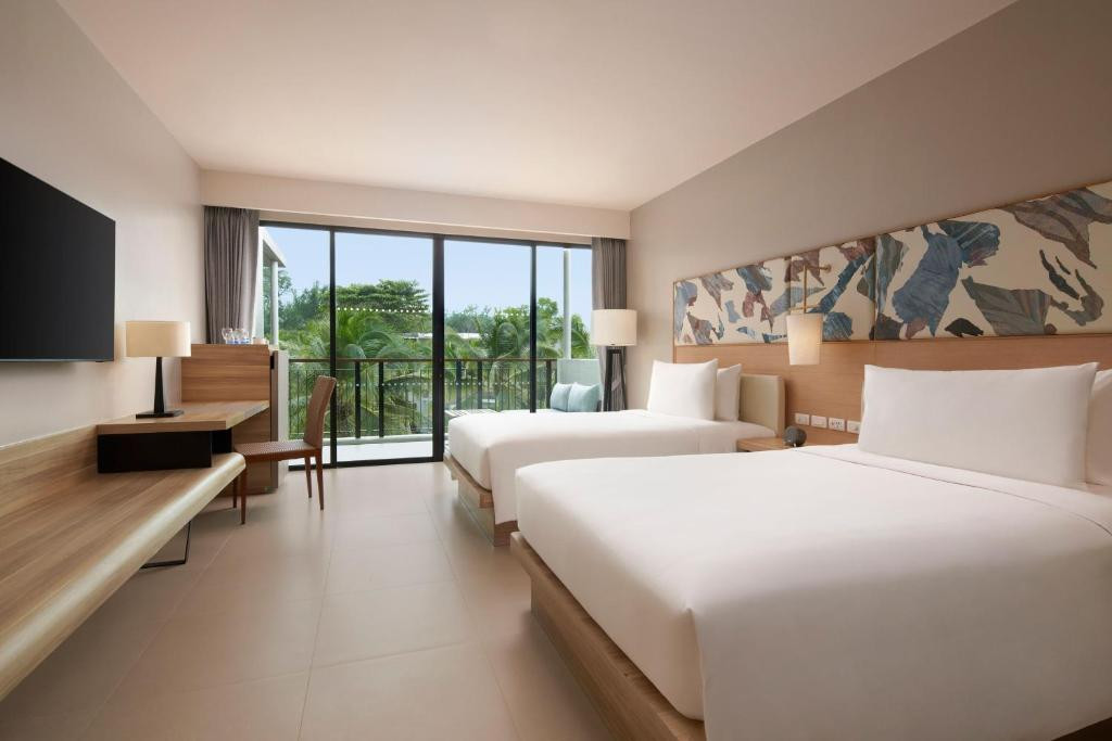 LE MERIDIEN PHUKET MAI KHAO BEACH RESORT 5*