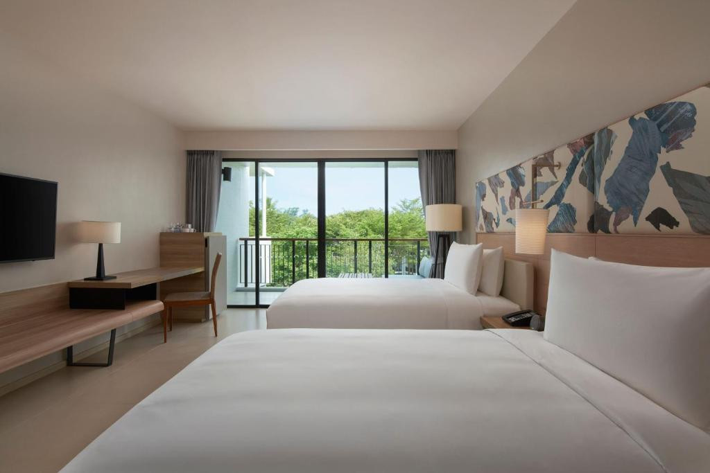 LE MERIDIEN PHUKET MAI KHAO BEACH RESORT 5*