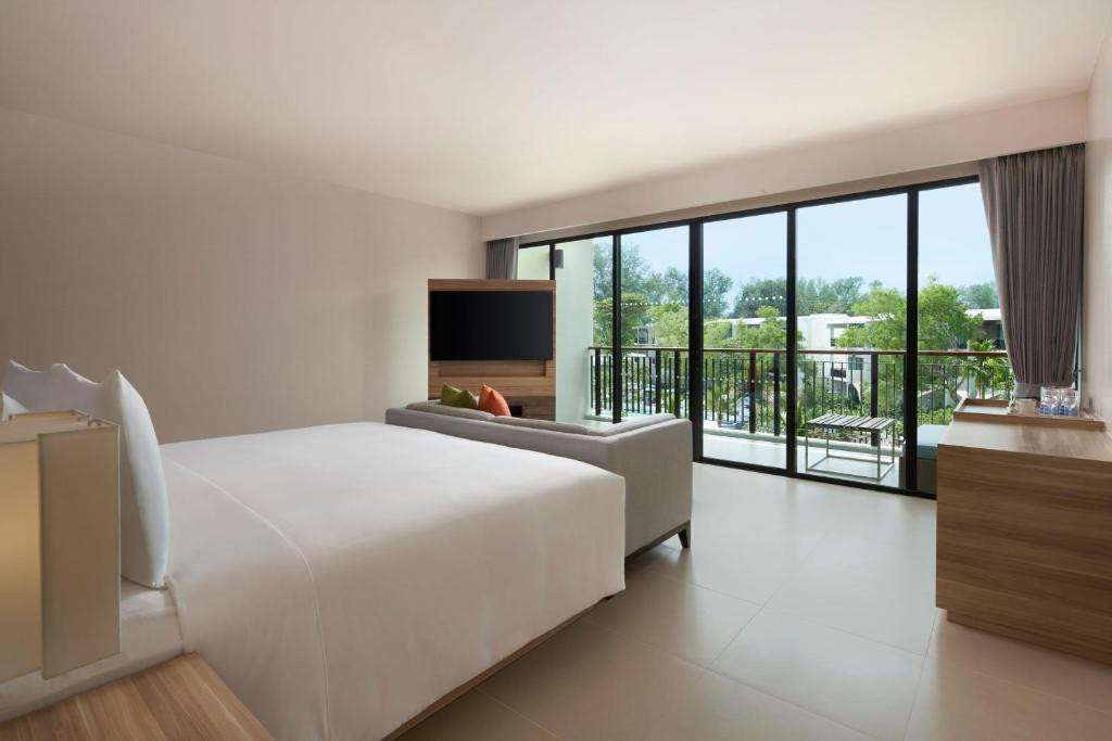 LE MERIDIEN PHUKET MAI KHAO BEACH RESORT 5*