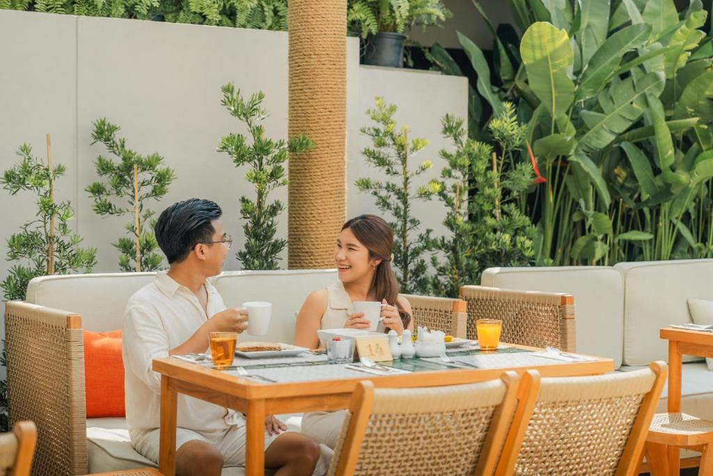 ANDAMAN BEACH HOTEL PHUKET HANDWRITTEN COLLECTION 4*