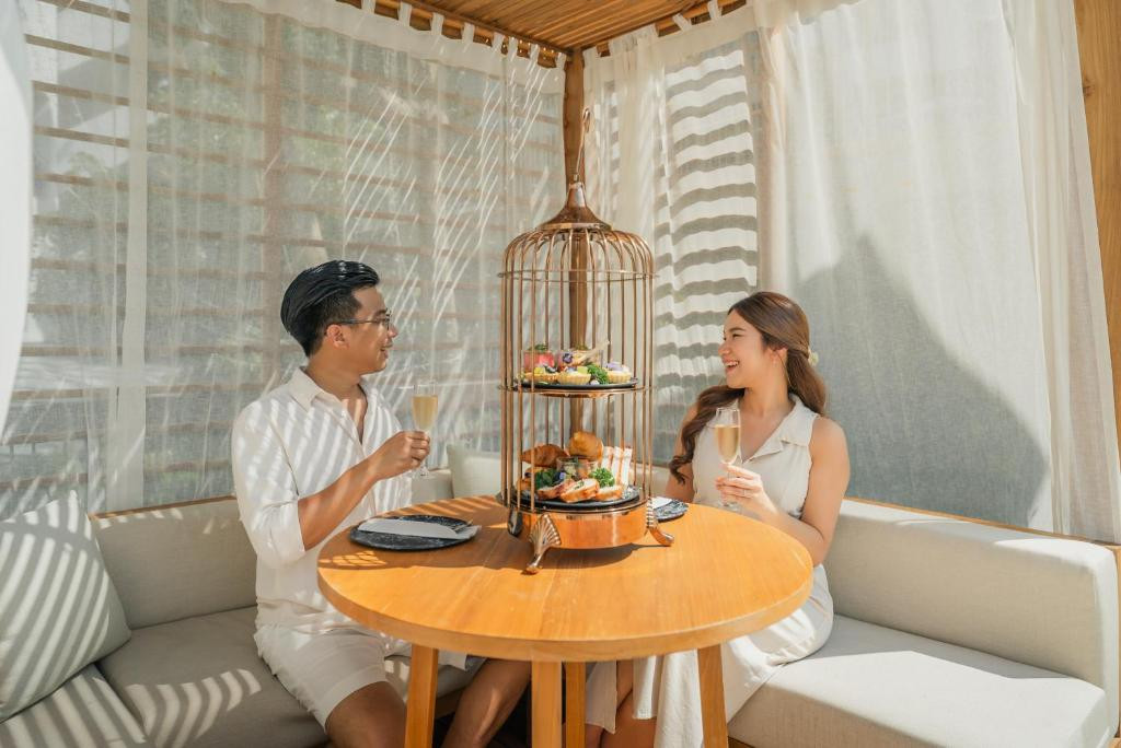 ANDAMAN BEACH HOTEL PHUKET HANDWRITTEN COLLECTION 4*
