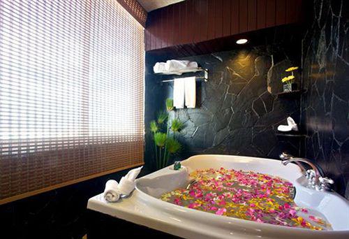 CROSS VIBE BANGKOK SRINAKARIN (EX. KING PARK AVENUE) 4*