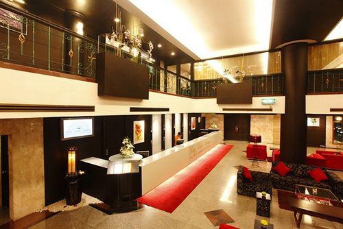 CROSS VIBE BANGKOK SRINAKARIN (EX. KING PARK AVENUE) 4*