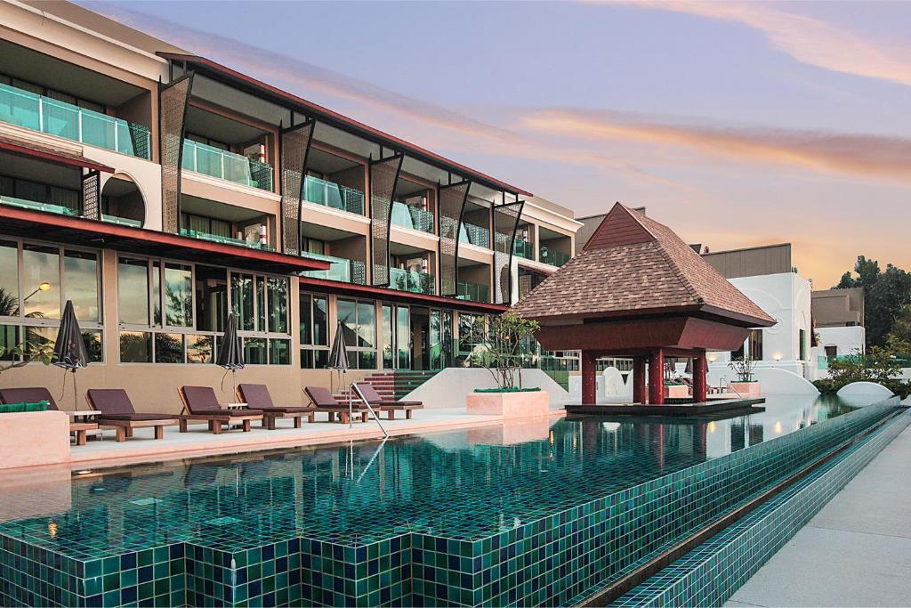 MAIKHAO PALM BEACH RESORT 4*