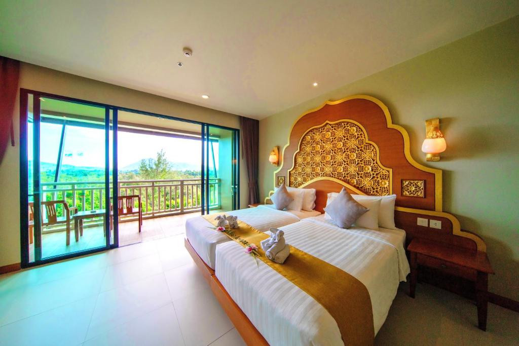 MAIKHAO PALM BEACH RESORT 4*