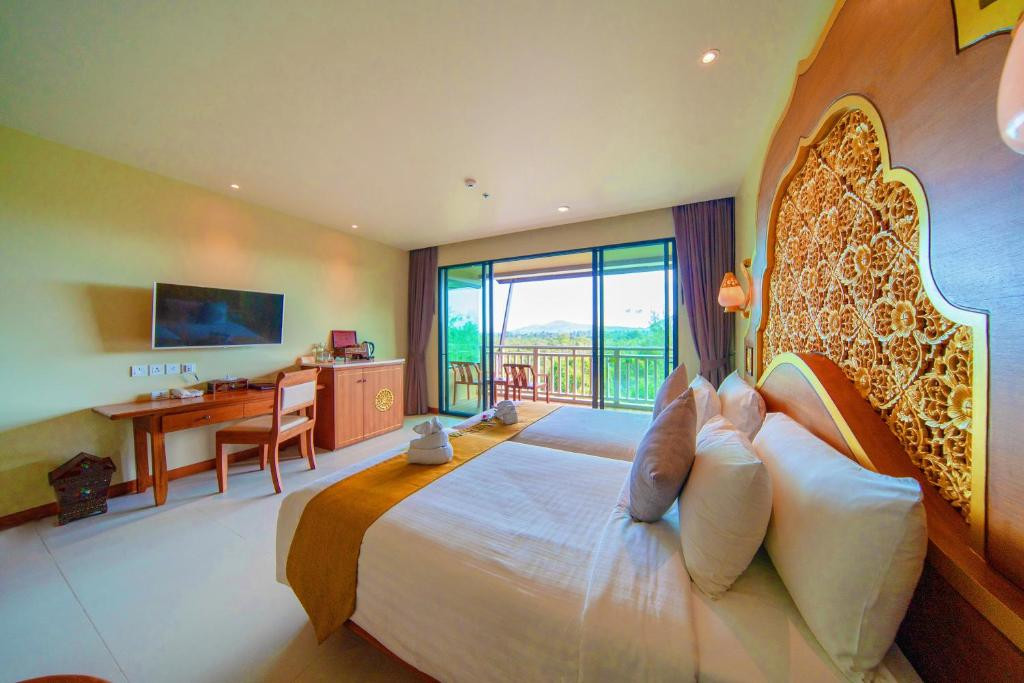 MAIKHAO PALM BEACH RESORT 4*