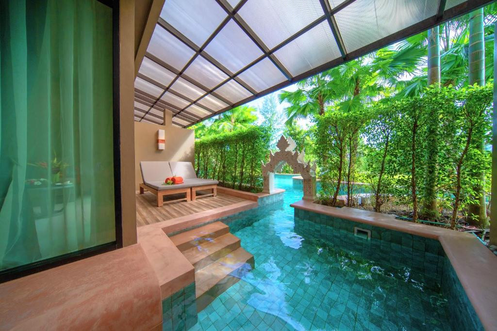 MAIKHAO PALM BEACH RESORT 4*