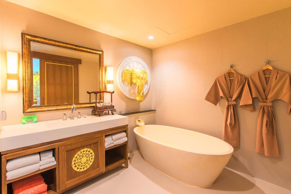 MAIKHAO PALM BEACH RESORT 4*