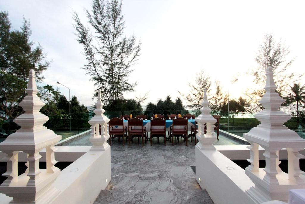 MAIKHAO PALM BEACH RESORT 4*