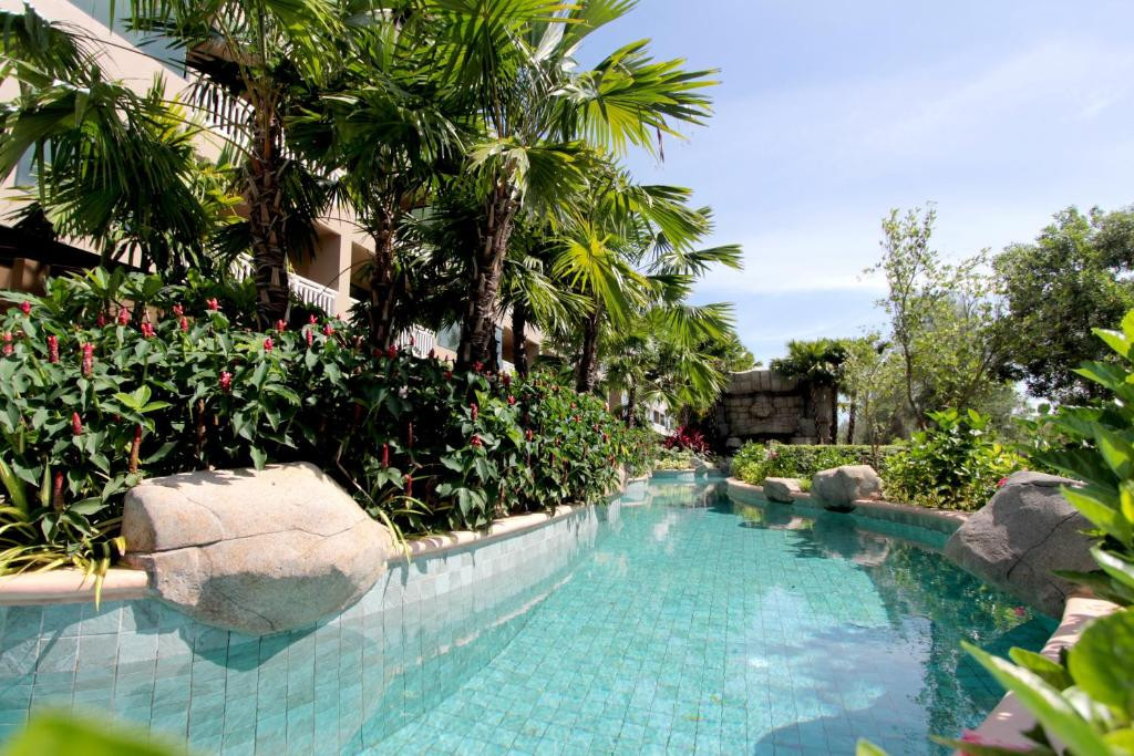 MAIKHAO PALM BEACH RESORT 4*
