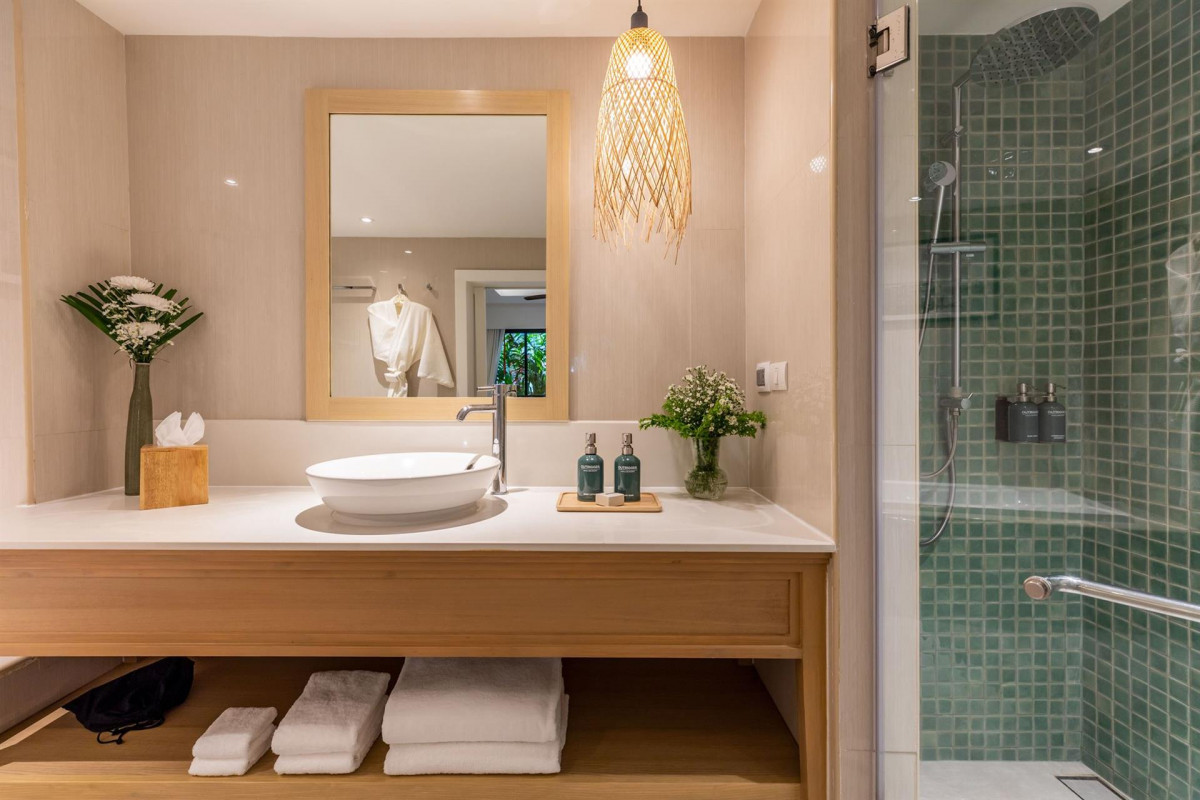 OUTRIGGER SURIN BEACH RESORT (EX. MANATHAI SURIN PHUKET) 4*