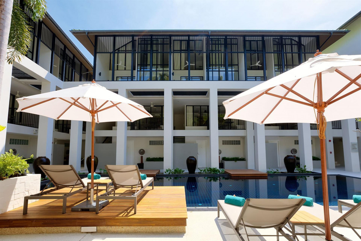 OUTRIGGER SURIN BEACH RESORT (EX. MANATHAI SURIN PHUKET) 4*
