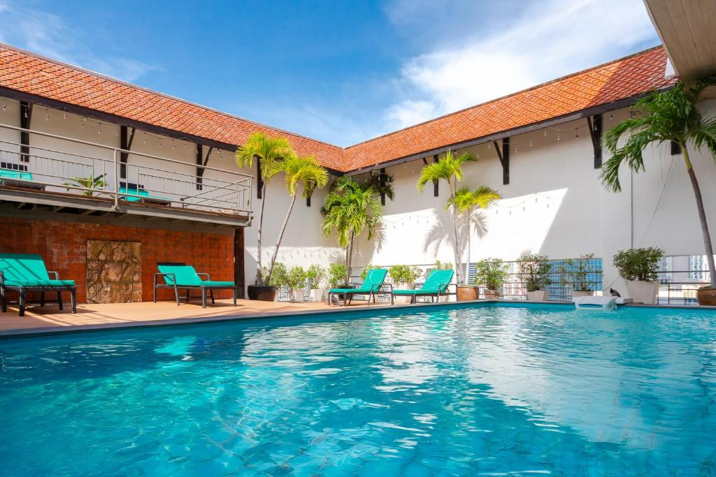 PINNACLE LUMPINEE PARK 3*