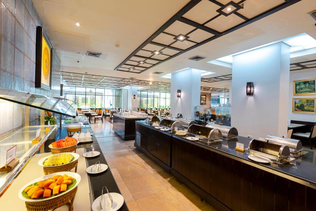 PINNACLE LUMPINEE PARK 3*